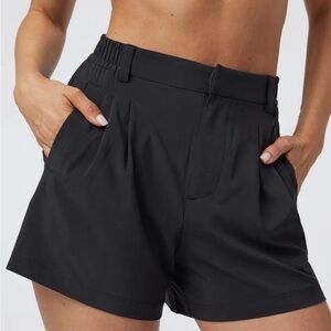 Vuori Villa Trouser Shorts in Black 🆕